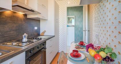 Sofy Apartment- Sea View & Private Parking