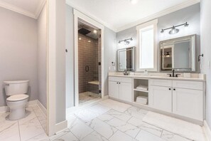 Een douche, een haardroger