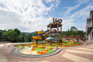 Water park - BeSS Resort and Waterpark Lawang (Lawang)