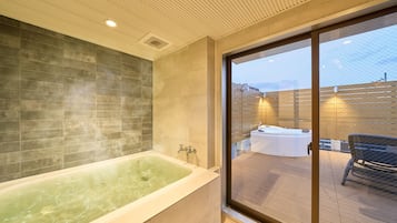Comfort Apartment | Bathroom | Separate bathtub and shower, spring water bathtub, rainfall showerhead