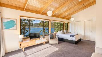 4 多间卧室、熨斗/熨衣板、WiFi、床单