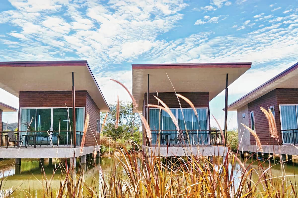 Villa Deluxe, vista lago | 1 camera, minibar, con stile personalizzato, con arredamento individuale