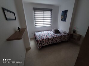 3 bedrooms, iron/ironing board, WiFi, bed sheets - All inclusive and more. (San Antonio de Prado)