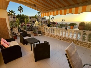 Terrace/patio - 108 Parque Cristina, Ocean View, Heated Pool (San Eugenio Alto)