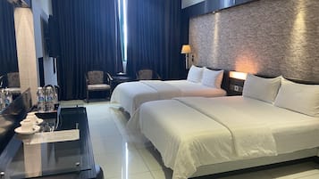 1 slaapkamer, een bureau, een laptopwerkplek, gratis wifi