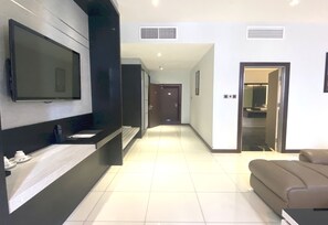 Premium Suite | Desk, laptop workspace, free WiFi, bed sheets - Hotel O Tong Villion Hotel (Muadzam Shah)