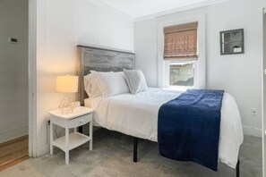 2 quartos, ferros/tábuas de passar roupa, Wi-Fi, roupa de cama