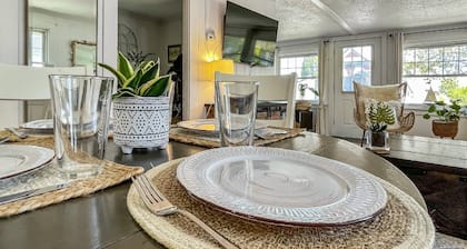 Beachside Branford- walk to Beach, Grill