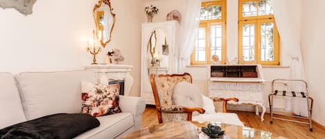 Télévision, cheminée