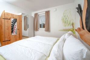 2 makuuhuonetta, silitysrauta/-lauta, ilmainen Wi-Fi, vuodevaatteet
