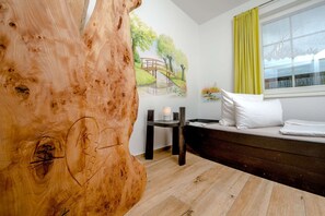 2 makuuhuonetta, silitysrauta/-lauta, ilmainen Wi-Fi, vuodevaatteet