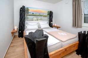 2 chambres, fer et planche à repasser, Wi-Fi gratuit, draps fournis