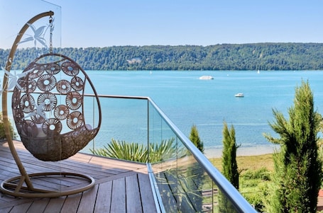 Property grounds. Apartment 'Haus Seeblick' with Lake View, Private Terrace and Wi-Fi