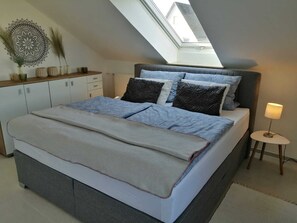 2 bedrooms, free WiFi, bed sheets - 
The fine address ‘Romanu’ with balcony and WLAN (Fluorn-Winzeln)