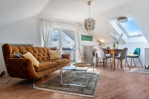 TV, DVD-spiller og stereoanlegg