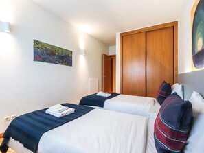 4 Schlafzimmer, Bügeleisen/Bügelbrett, Internetzugang, Bettwäsche
