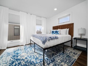 2 quartos, ferros/tábuas de passar roupa, Wi-Fi, roupa de cama