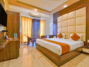 3 bedrooms, iron/ironing board, WiFi, bed sheets - Mangal Residency Rooftop Pool, Udaipur (Udaipur)
