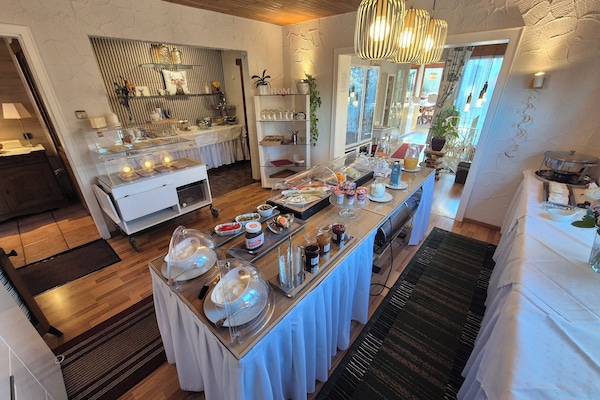 Desayuno bufé gratuito y diario