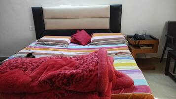 Deluxe Double Room, Valley View | Free WiFi, bed sheets