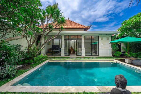 Pool - 3 Bedroom Cozy Villa, Near Finns and Beach @ Canggu (Kabupaten Badung)