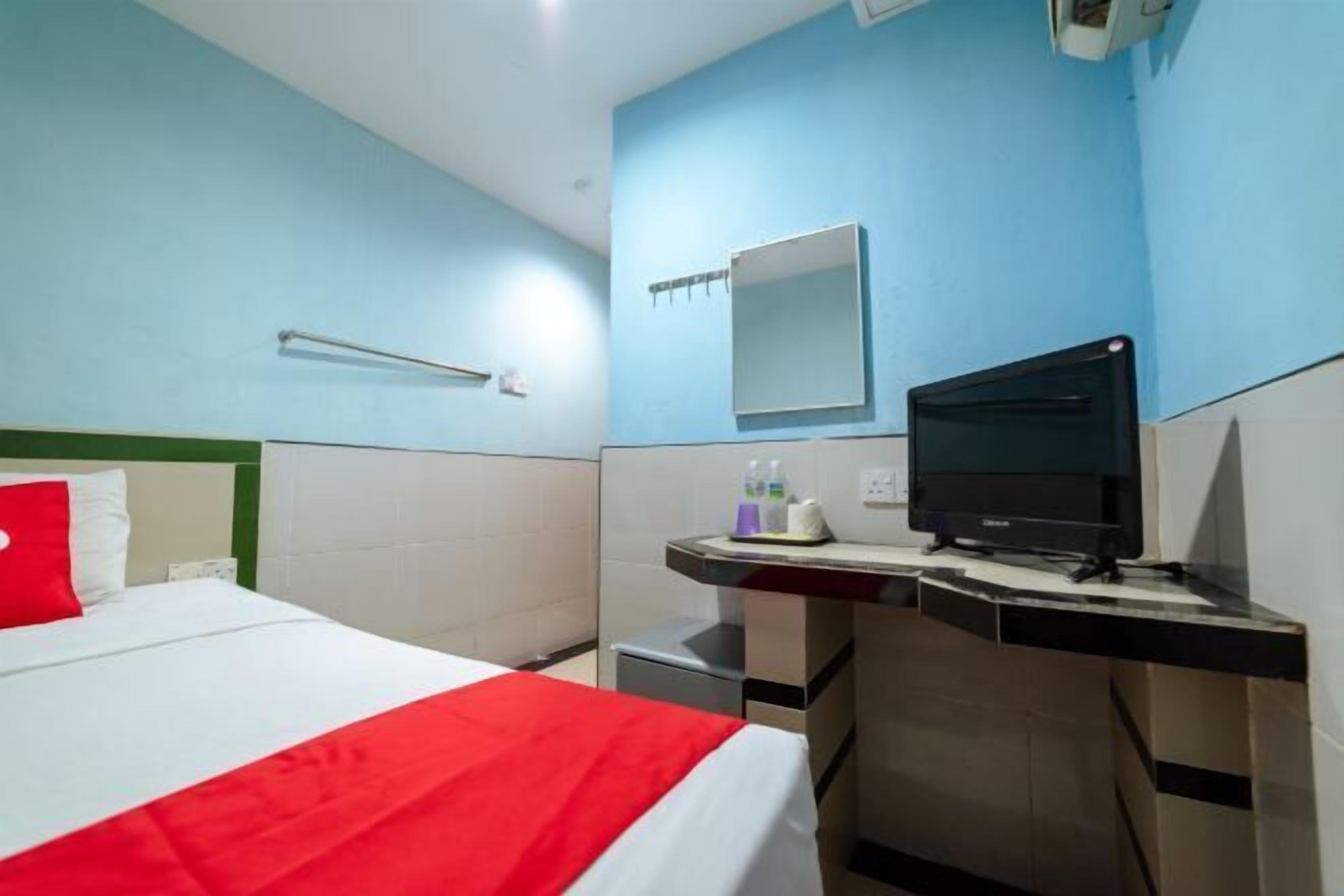 Free WiFi, bed sheets