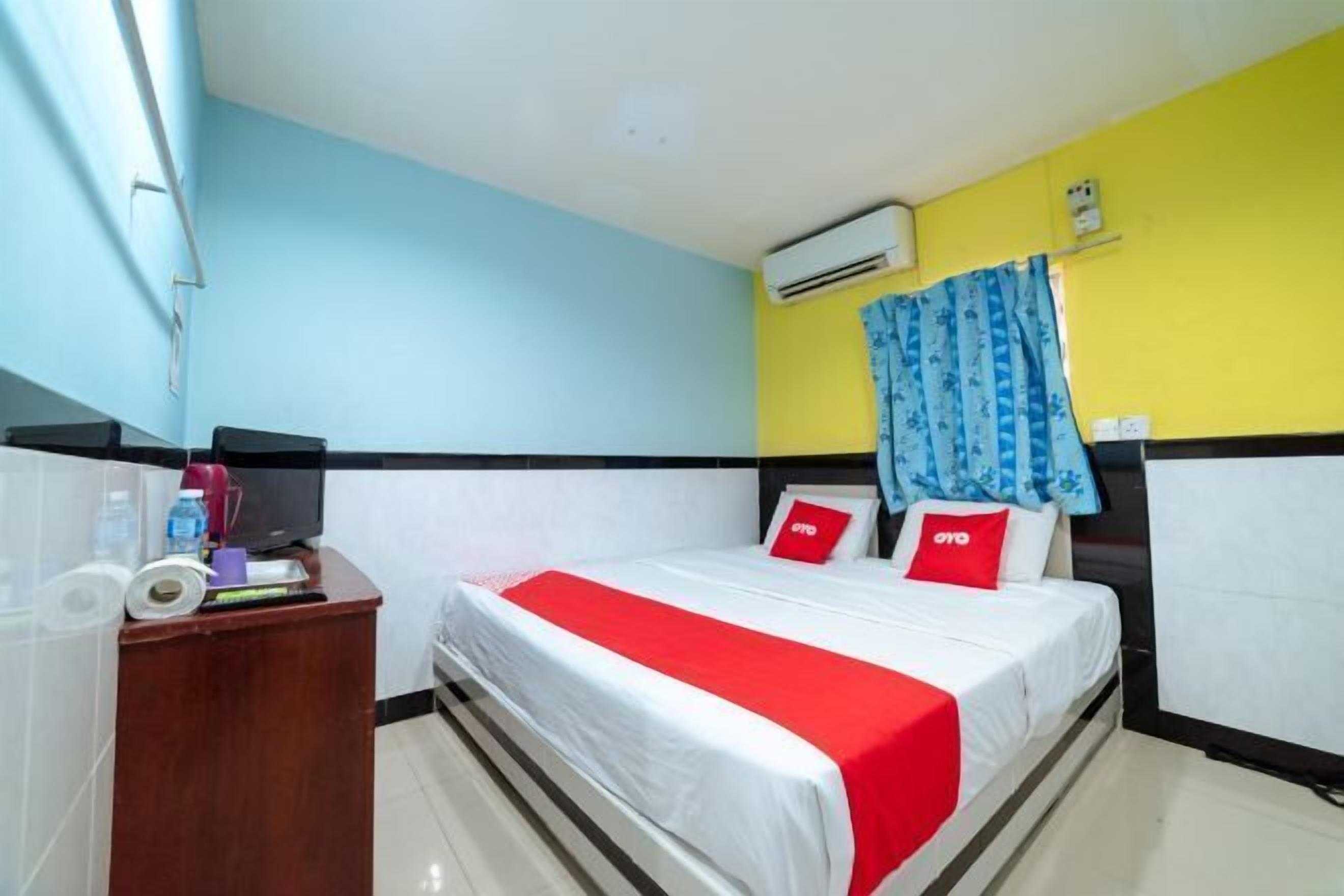 Free WiFi, bed sheets