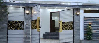 Roomi Rezidor Guest House