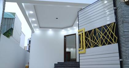 Roomi Rezidor Guest House