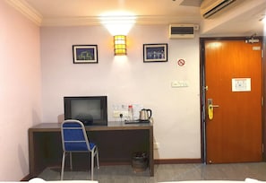 Standard-Zweibettzimmer | 1 Schlafzimmer, laptopgeeigneter Arbeitsplatz, kostenloses WLAN