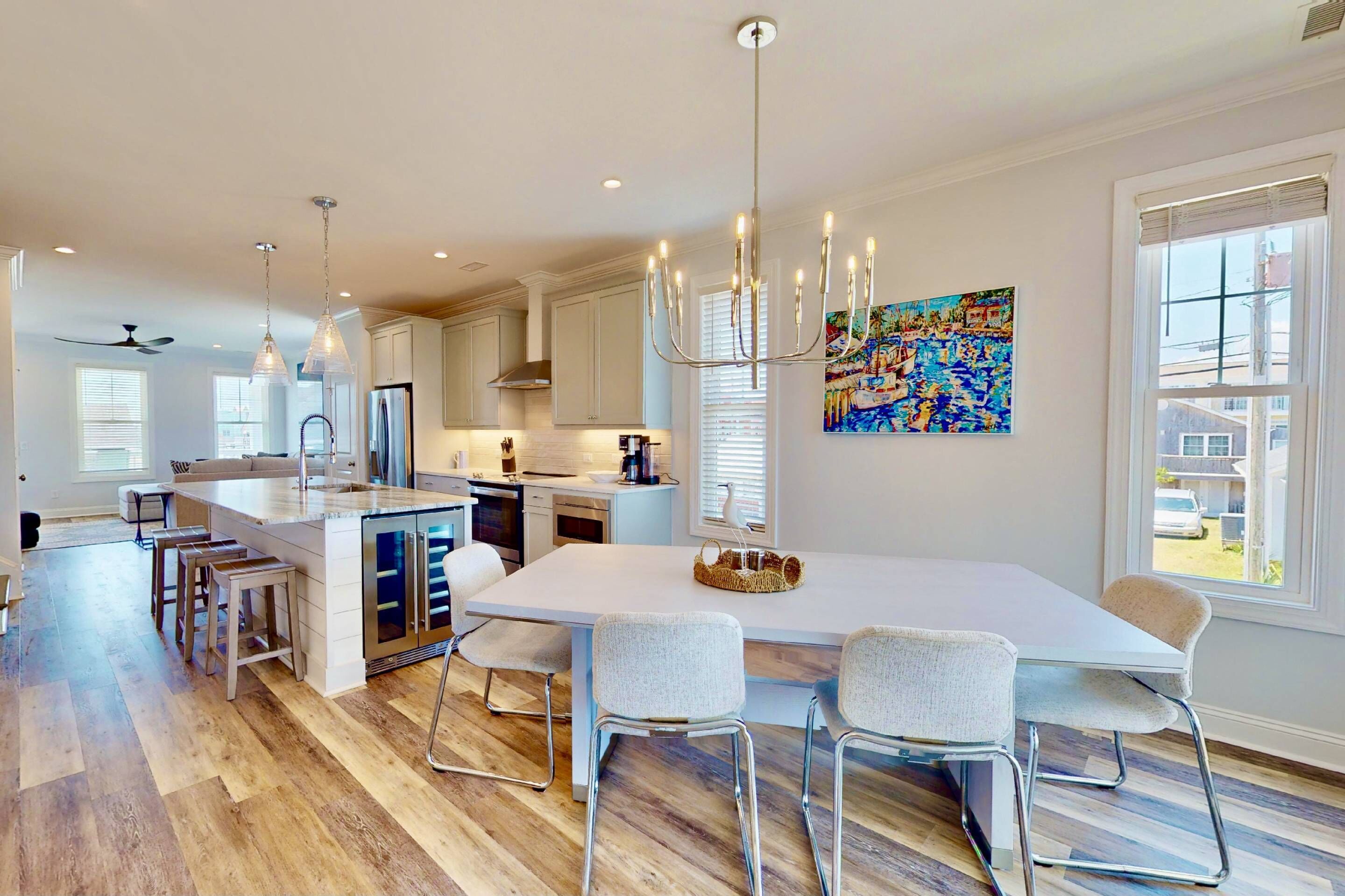 Doc's Beachwalk - New Build Luxury Home, OceanViews, Close Beach Access, Elevator, 3 Suites, KB Pier