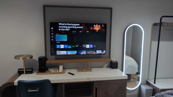 2 Queen Designer | Premium bedding, down comforters, individually decorated - Hotel Avanti (Santa Maria)