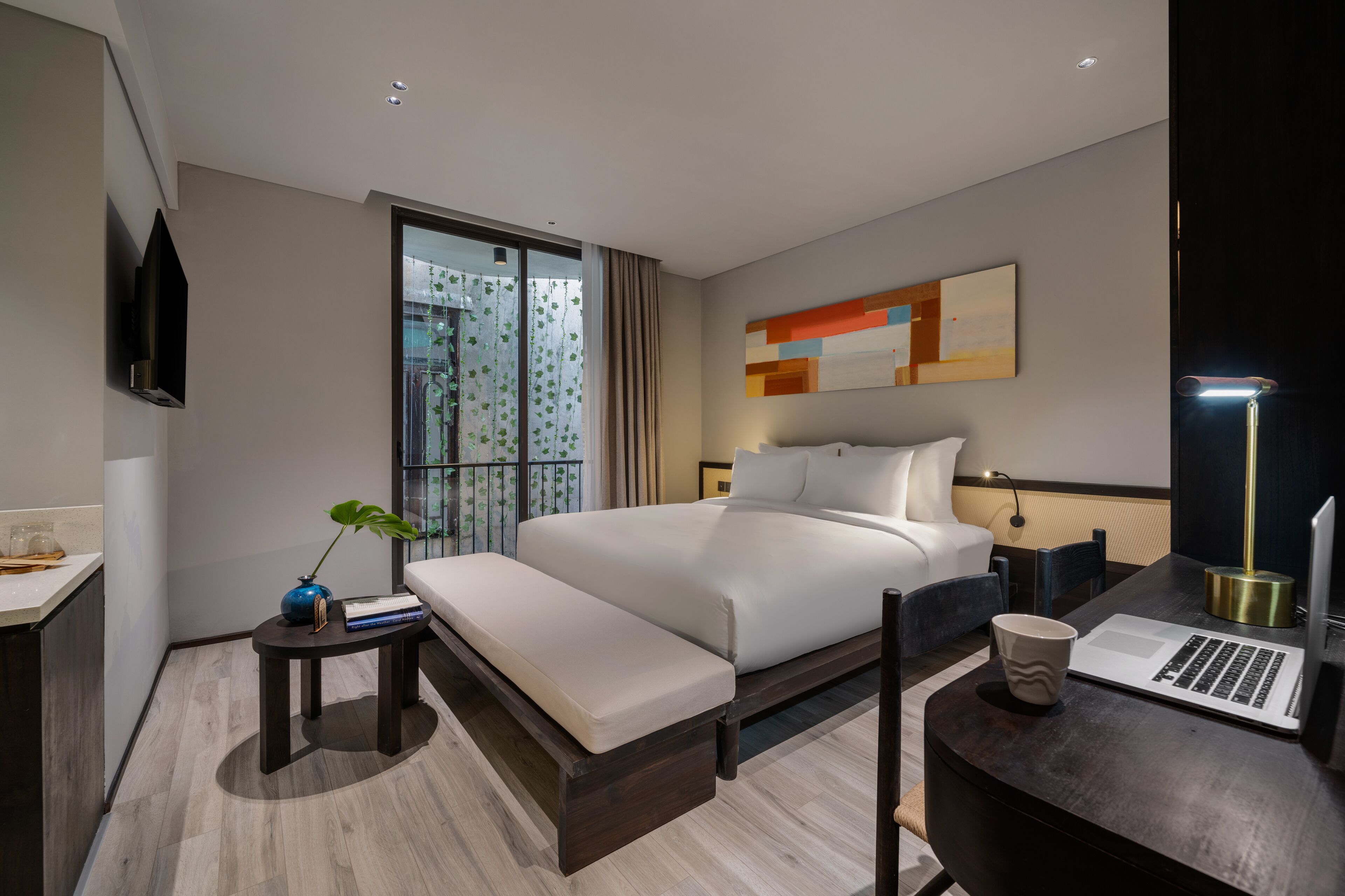 Estudio básico | Ropa de cama de alta calidad y minibar 