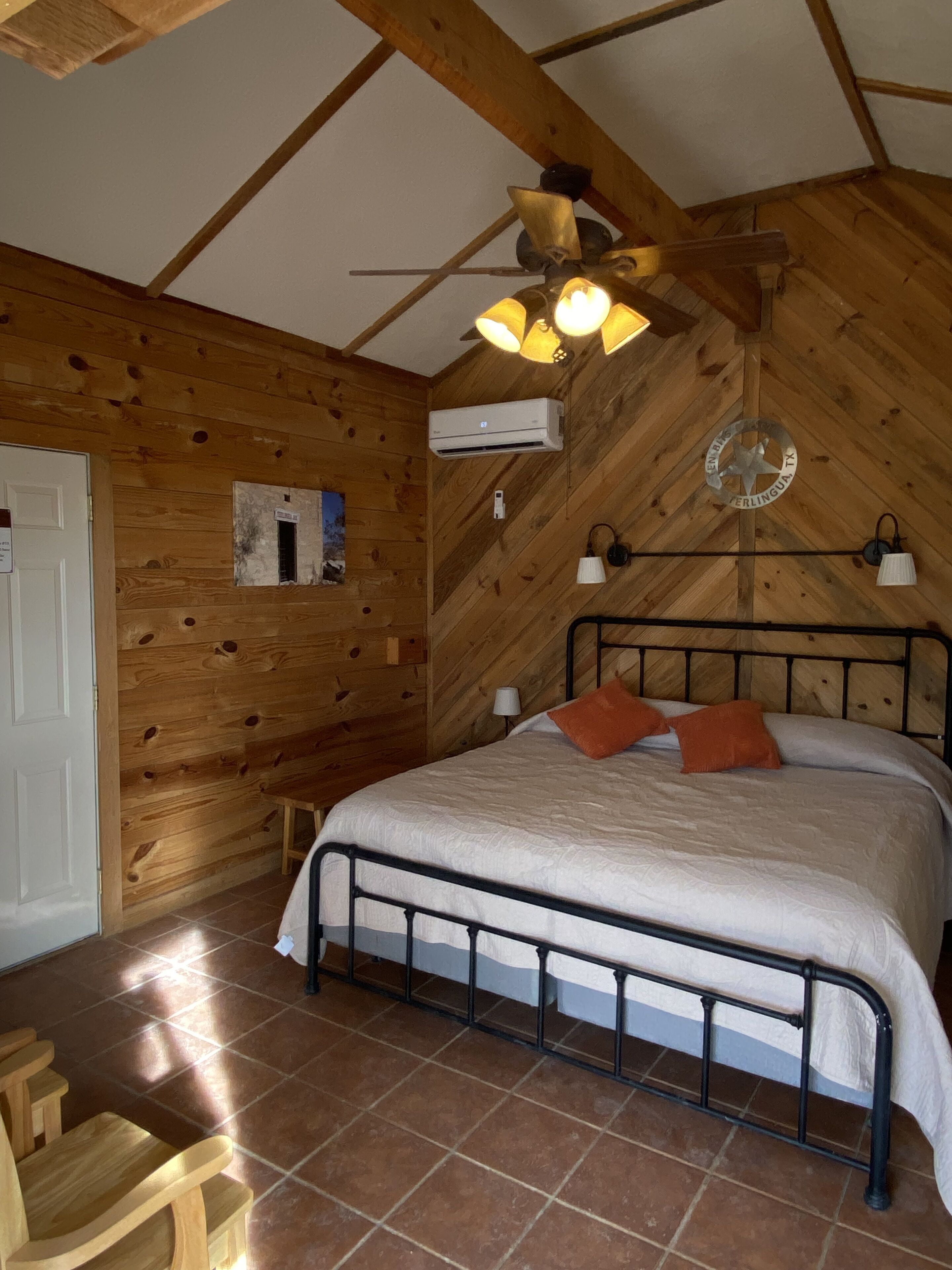 1 bedroom, iron/ironing board, WiFi (free)