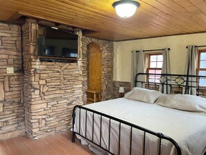 1 bedroom, WiFi, bed sheets - Big Bend Lodging at Ten Bits Ranch | Room #14 - The Saloon (Terlingua)