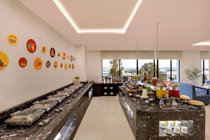 Breakfast, lunch, dinner served; vegetarian cuisine - Keys Select by Lemon Tree Hotels Udaipur (Udaipur)