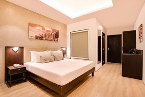 In-room safe, desk, iron/ironing board, free WiFi - Keys Select by Lemon Tree Hotels Udaipur (Udaipur)