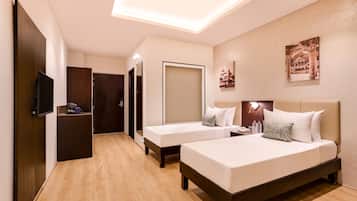 Superior Twin Room | 1 bedroom, in-room safe, desk, iron/ironing board