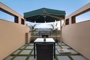 Deluxe Room | Balcony