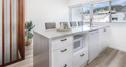 3 Bedroom Beachside Haven in Burleigh Heads