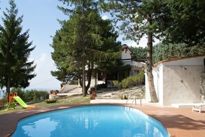 Pool - Holiday Home in Umbria with Panoramic Views (Spello (pg))