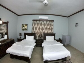 Deluxe Double Room | Soundproofing, iron/ironing board, free WiFi