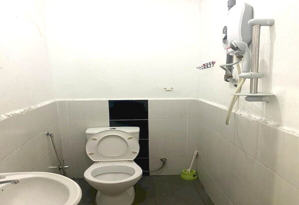 ห้องซูพีเรียสวีท | ห้องน้ำ | ฝักบัว, ผ้าเช็ดตัว