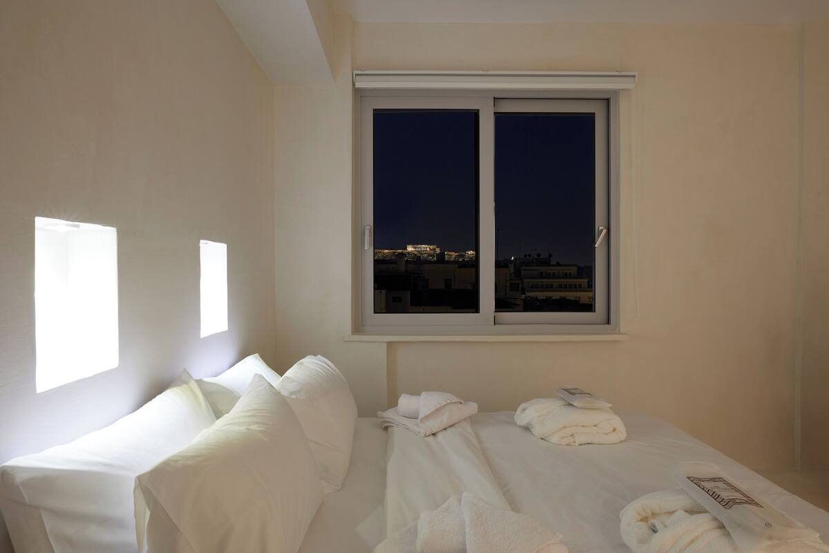 Suite No 10 with Acropolis View | Bộ trải giường bằng vải cotton Ai Cập, bộ đồ giường cao cấp 
