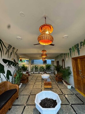 ロビー応接スペース