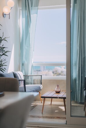 TV - Sea view gem in Torremolinos REF039 (Torremolinos)