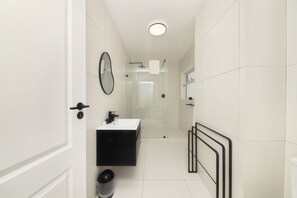 Apartment, 2 Bedrooms, Balcony, Mountain View | Bathroom - Two Bedroom Apartment With Mountain Views (Cape Town)