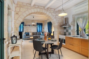 Interior - St George Retreat BY APOKORONAS-VILLAS (Vamos Chania)