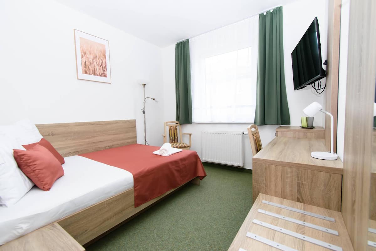 1 bedroom, soundproofing, free WiFi