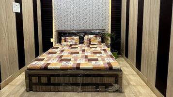 3 bedrooms, free WiFi, bed sheets